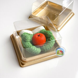 Квадратний купол середній із золотим низом, 70×70×43 мм